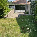 T2 Renove - 5 Min Plages - Grand Jardin - Calme Apartment