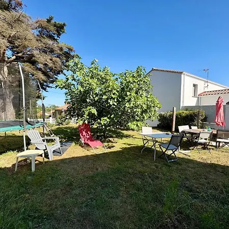 Apartmán T2 Rdc A 700m Porteau, Jardin Clos, Calme, Renove En 2025 *