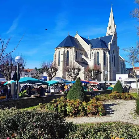 Apartament T2 Rdc A 700m Porteau, Jardin Clos, Calme, Renove En 2025 *