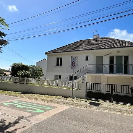 T2 Rdc A 700m Porteau, Jardin Clos, Calme, Renove En 2025