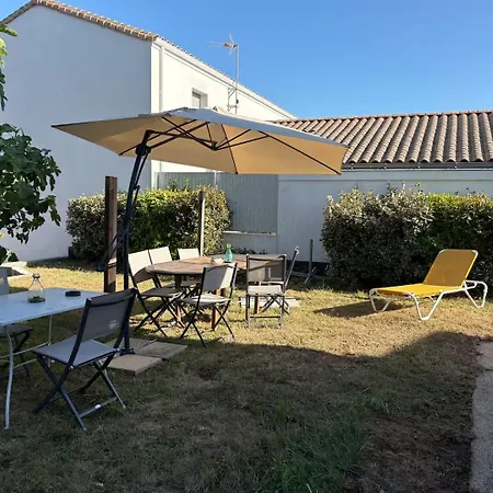 Apartmán T2 Rdc A 700m Porteau, Jardin Clos, Calme, Renove En 2025 *