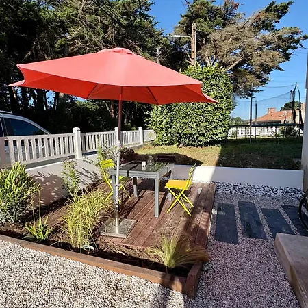 T2 Rdc A 700m Porteau, Jardin Clos, Calme, Renove En 2025 *