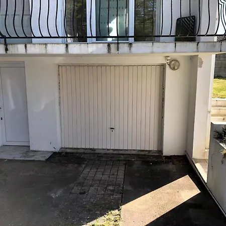 T2 Rdc A 700m Porteau, Jardin Clos, Calme, Renove En 2025 Apartament