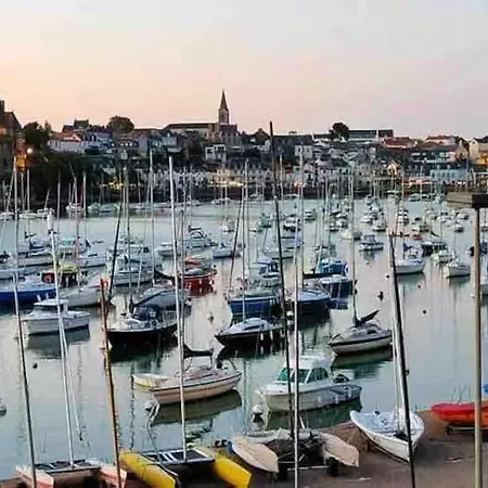 T2 Rdc A 700m Porteau, Jardin Clos, Calme, Renove En 2025
