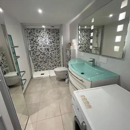 T2 Rdc A 700m Porteau, Jardin Clos, Calme, Renove En 2025 Apartament