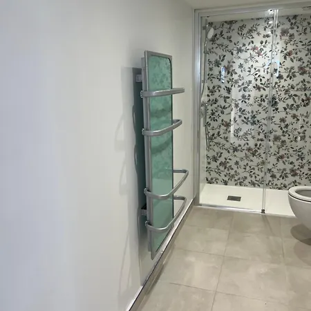T2 Rdc A 700m Porteau, Jardin Clos, Calme, Renove En 2025