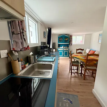 T2 Rdc A 700m Porteau, Jardin Clos, Calme, Renove En 2025 Apartament *