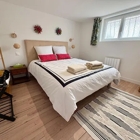 T2 Rdc A 700m Porteau, Jardin Clos, Calme, Renove En 2025 Apartament